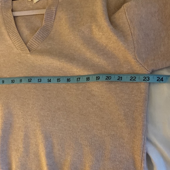 Moth Anthropologie Seward Hooded V-Neck Soft Pullover Sweater Soft Pink, Medium - Picture 6 of 9